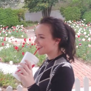 Meet your Posher, Olivia